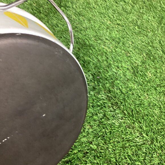 Cathrineholm Yellow White Enamel Lotus Stock Pot Casserole Dish No lid - Picture 13 of 15